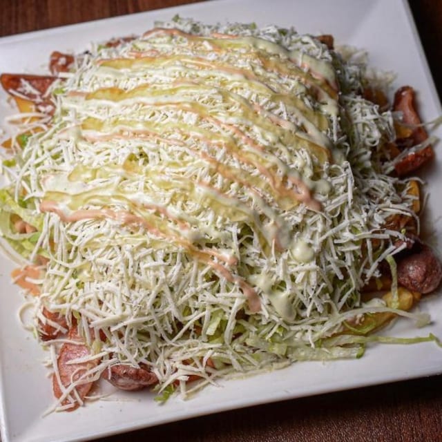 Salchipapas.